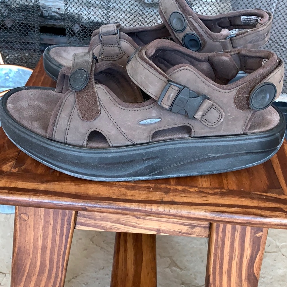 MBT Men’s Kisumu Rocker Bottom Leather sandal